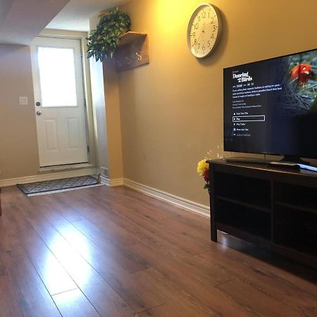 טורונטו Spacious 2 Bedroom Guest Suite מראה חיצוני תמונה