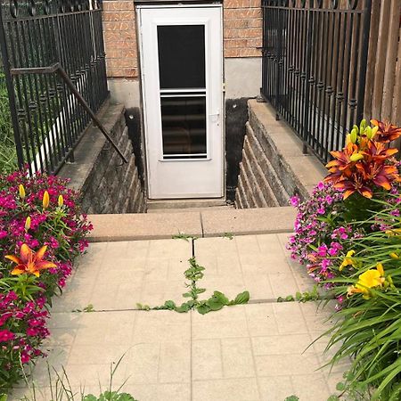 טורונטו Spacious 2 Bedroom Guest Suite מראה חיצוני תמונה