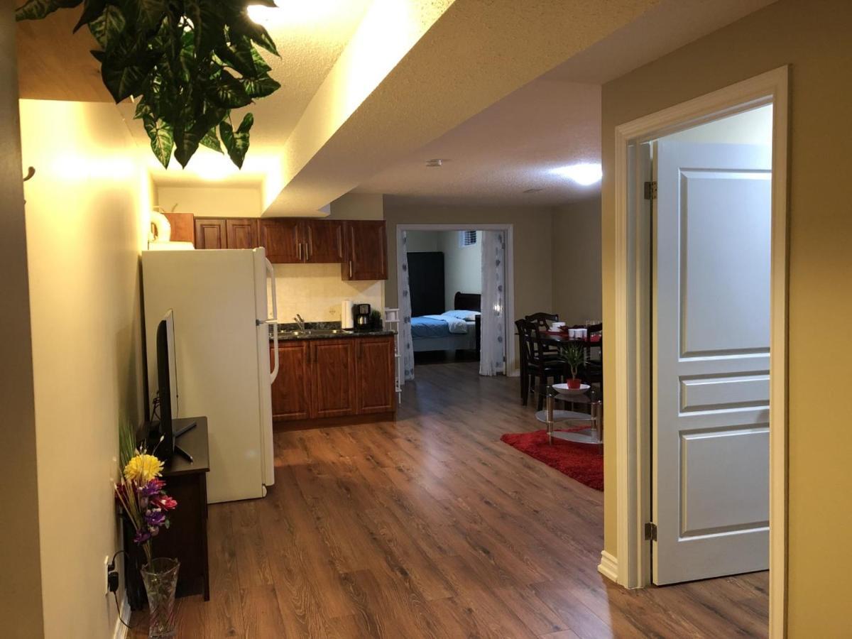 טורונטו Spacious 2 Bedroom Guest Suite מראה חיצוני תמונה