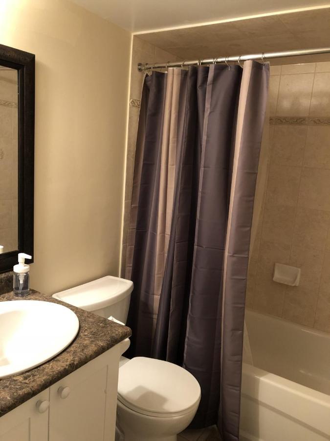 טורונטו Spacious 2 Bedroom Guest Suite מראה חיצוני תמונה